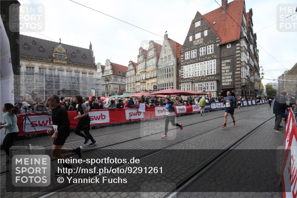 05.10.2025 - 20. swb-Marathon Bremen Yannick Fuchs http://msf.ph/oto/9291261 05.10.2025 10:52:39 Ziel 8888, 9439, 9903, 10388, 10548, 11283, 11413 meine-sportfotos.de
