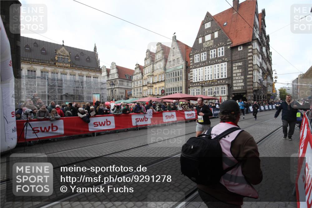 05.10.2025 - 20. swb-Marathon Bremen Yannick Fuchs http://msf.ph/oto/9291278 05.10.2025 10:52:47 Ziel 9517, 10833, 11012, 11587 meine-sportfotos.de