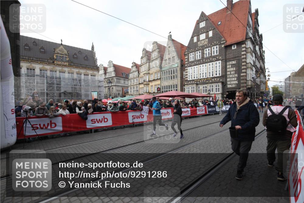 05.10.2025 - 20. swb-Marathon Bremen Yannick Fuchs http://msf.ph/oto/9291286 05.10.2025 10:52:49 Ziel 9214, 9581, 10833, 11012, 11382, 11417, 11587 meine-sportfotos.de