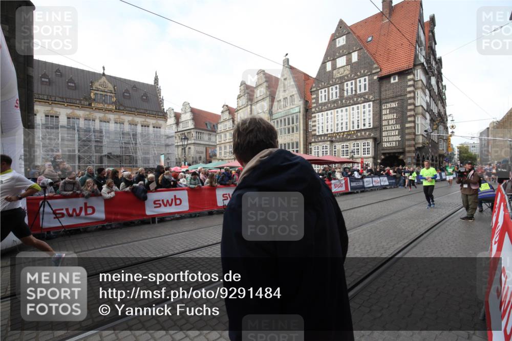 05.10.2025 - 20. swb-Marathon Bremen Yannick Fuchs http://msf.ph/oto/9291484 05.10.2025 10:53:24 Ziel 7193, 7251, 9263, 9539, 9717, 10057, 10317, 10993, 11174, 11175 meine-sportfotos.de