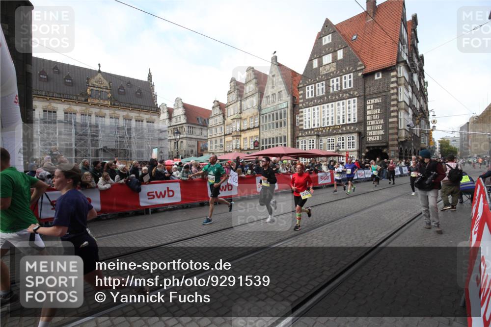 05.10.2025 - 20. swb-Marathon Bremen Yannick Fuchs http://msf.ph/oto/9291539 05.10.2025 10:53:30 Ziel 7193, 9717, 9868, 9957, 10057, 10302, 10335, 10369, 10468, 10655, 10934, 11545, 11616, 11716 meine-sportfotos.de