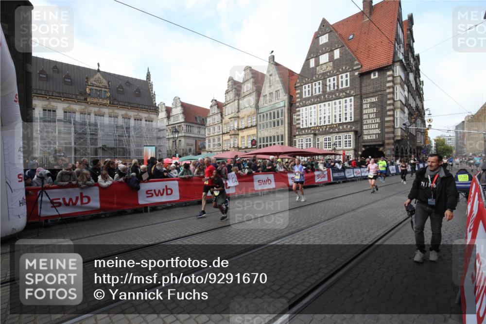 05.10.2025 - 20. swb-Marathon Bremen Yannick Fuchs http://msf.ph/oto/9291670 05.10.2025 10:53:57 Ziel 9456, 9701, 10046, 10484, 10616, 10696, 11445, 11533 meine-sportfotos.de
