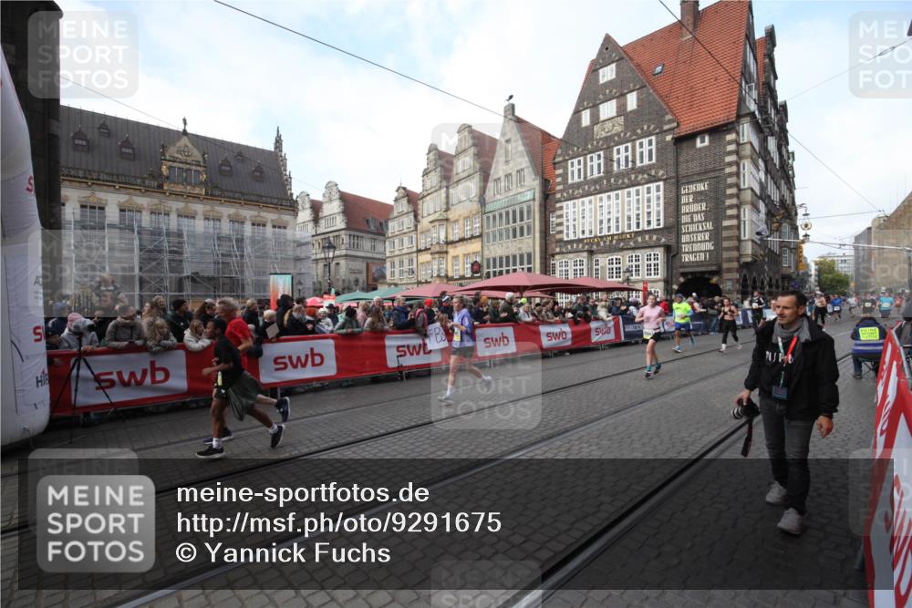 05.10.2025 - 20. swb-Marathon Bremen Yannick Fuchs http://msf.ph/oto/9291675 05.10.2025 10:53:57 Ziel 9456, 9701, 10046, 10484, 10616, 10696, 11445, 11533 meine-sportfotos.de