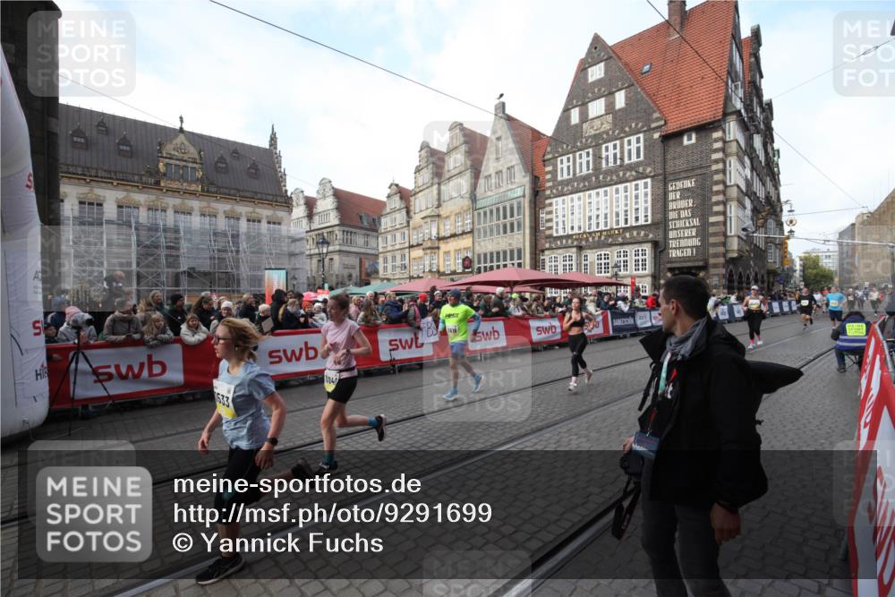05.10.2025 - 20. swb-Marathon Bremen Yannick Fuchs http://msf.ph/oto/9291699 05.10.2025 10:54:00 Ziel 9313, 9456, 9548, 10046, 10163, 10484, 10616, 10785, 11152, 11533 meine-sportfotos.de