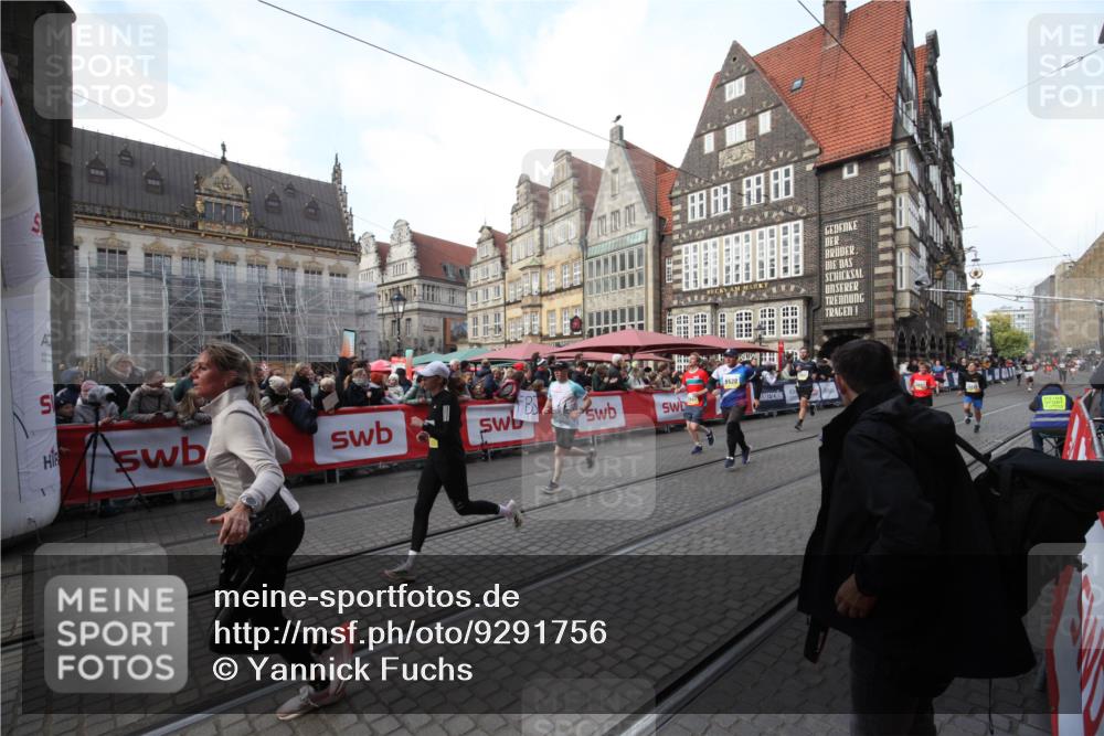 05.10.2025 - 20. swb-Marathon Bremen Yannick Fuchs http://msf.ph/oto/9291756 05.10.2025 10:54:08 Ziel 9520, 9807, 9835, 10019, 10075, 10631, 10662, 11151, 11303, 11339, 11432, 11593 meine-sportfotos.de