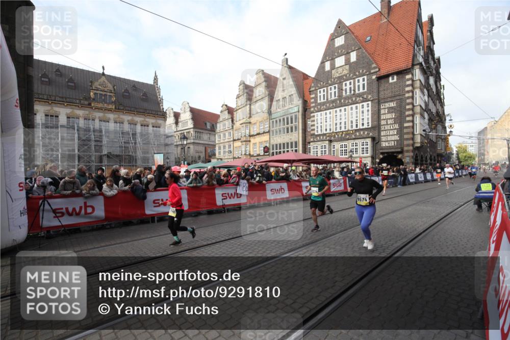 05.10.2025 - 20. swb-Marathon Bremen Yannick Fuchs http://msf.ph/oto/9291810 05.10.2025 10:54:21 Ziel 9574, 10234, 10402, 10533, 10915, 11449 meine-sportfotos.de