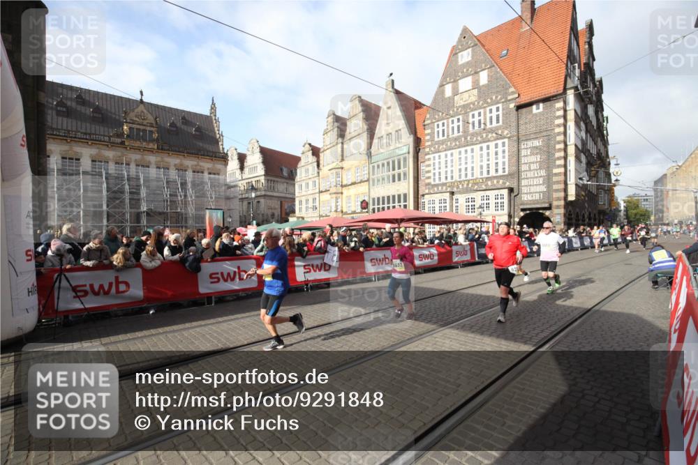 05.10.2025 - 20. swb-Marathon Bremen Yannick Fuchs http://msf.ph/oto/9291848 05.10.2025 10:54:32 Ziel 9392, 9633, 10032, 10097, 10810, 11271 meine-sportfotos.de
