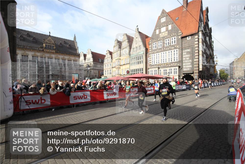 05.10.2025 - 20. swb-Marathon Bremen Yannick Fuchs http://msf.ph/oto/9291870 05.10.2025 10:54:38 Ziel 9367, 10178, 10296, 10768, 11045, 11089, 11694 meine-sportfotos.de