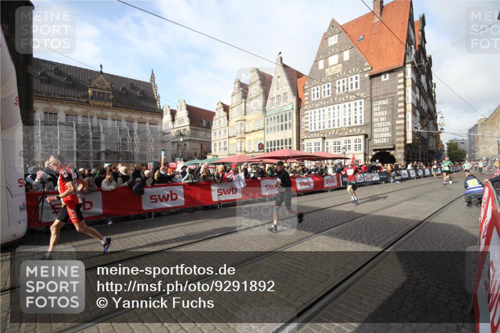 05.10.2025 - 20. swb-Marathon Bremen Yannick Fuchs http://msf.ph/oto/9291892 05.10.2025 10:54:43 Ziel 10174, 11321, 11694 meine-sportfotos.de
