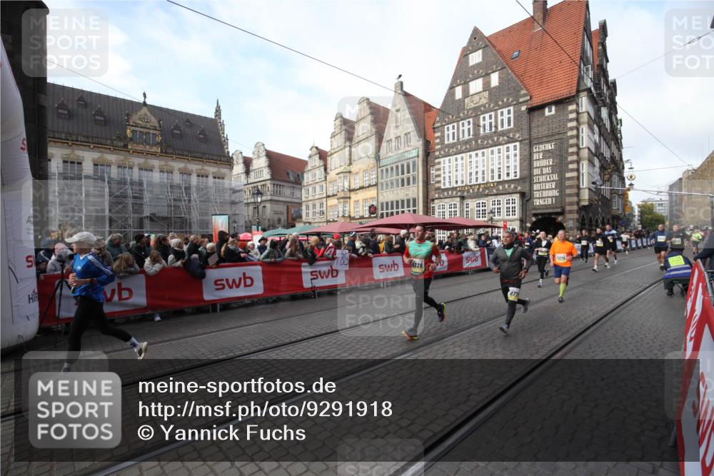 05.10.2025 - 20. swb-Marathon Bremen Yannick Fuchs http://msf.ph/oto/9291918 05.10.2025 10:54:53 Ziel 8326, 9436, 9560, 9754, 9776, 10024, 10232, 10233, 10487, 10609, 10770, 11163, 11276, 11373 meine-sportfotos.de