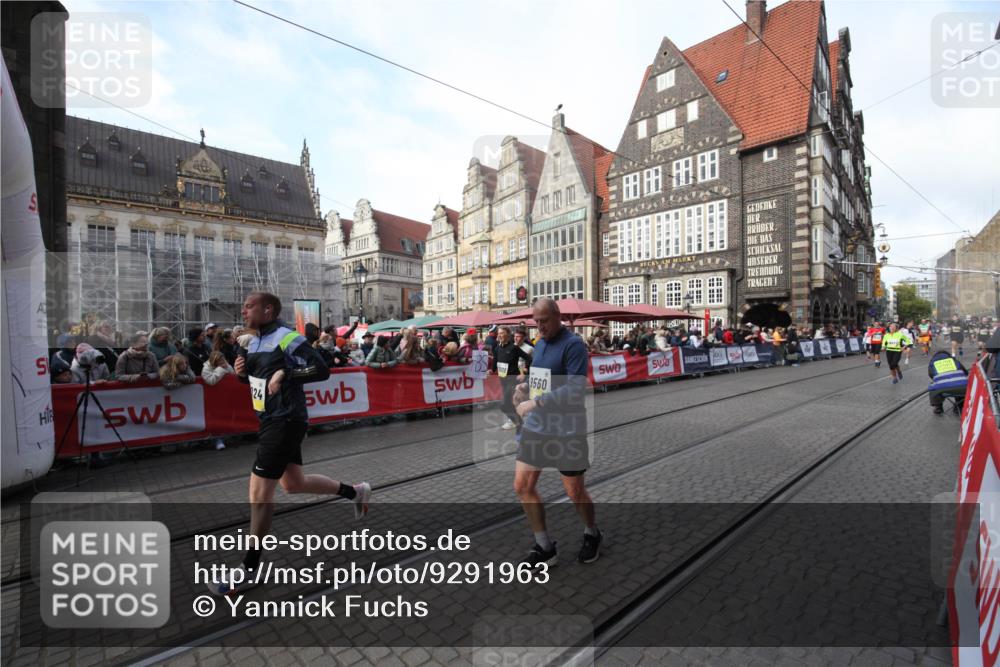 05.10.2025 - 20. swb-Marathon Bremen Yannick Fuchs http://msf.ph/oto/9291963 05.10.2025 10:54:57 Ziel 9427, 9560, 9570, 10024, 10231, 10232, 10233, 10609, 11373, 11470 meine-sportfotos.de