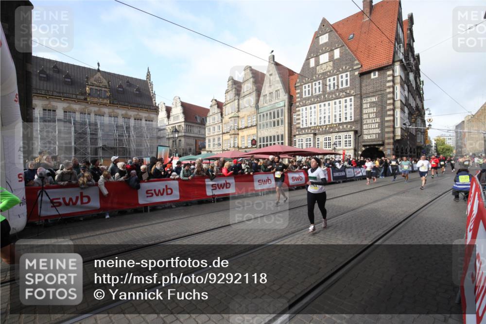 05.10.2025 - 20. swb-Marathon Bremen Yannick Fuchs http://msf.ph/oto/9292118 05.10.2025 10:55:38 Ziel 9492, 9720, 10107, 10195, 10262, 10745, 10757, 11197 meine-sportfotos.de
