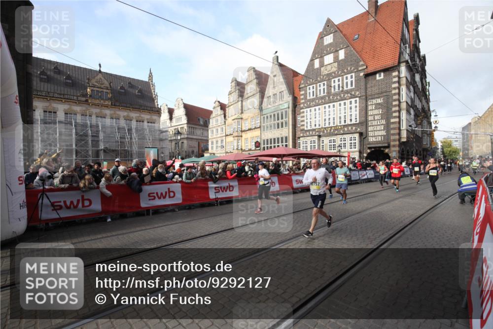 05.10.2025 - 20. swb-Marathon Bremen Yannick Fuchs http://msf.ph/oto/9292127 05.10.2025 10:55:40 Ziel 7165, 9195, 9492, 9720, 10107, 10195, 10262, 10475, 10755, 10757, 11588 meine-sportfotos.de