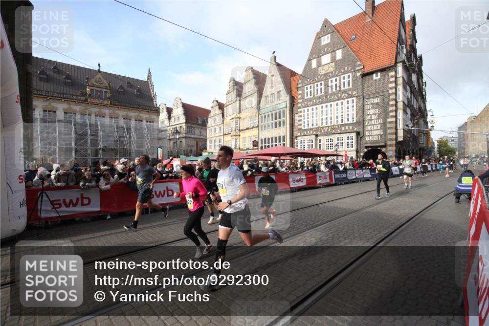 05.10.2025 - 20. swb-Marathon Bremen Yannick Fuchs http://msf.ph/oto/9292300 05.10.2025 10:56:21 Ziel 9258, 10196, 10992, 11364, 11554, 11741 meine-sportfotos.de