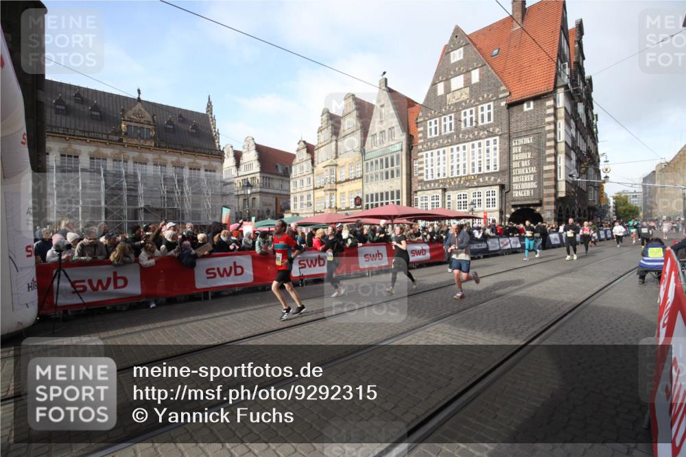 05.10.2025 - 20. swb-Marathon Bremen Yannick Fuchs http://msf.ph/oto/9292315 05.10.2025 10:56:27 Ziel 9424, 9783, 9932, 10028, 10191, 10424, 10590, 11662, 11723 meine-sportfotos.de