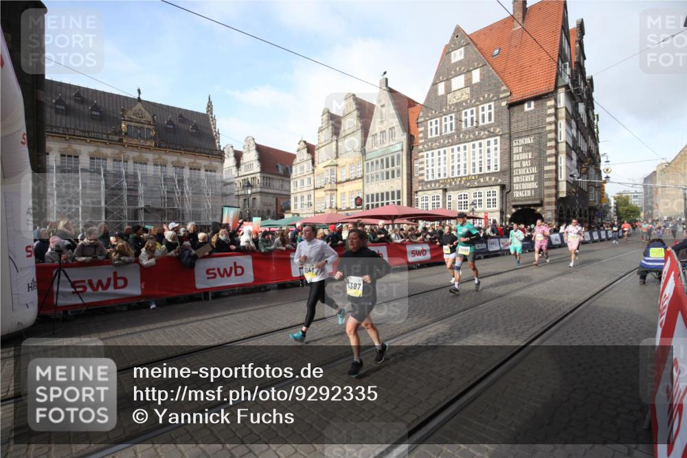 05.10.2025 - 20. swb-Marathon Bremen Yannick Fuchs http://msf.ph/oto/9292335 05.10.2025 10:56:33 Ziel 9790, 9932, 10005, 10179, 10387, 10546, 10648, 11100, 11253, 11571 meine-sportfotos.de