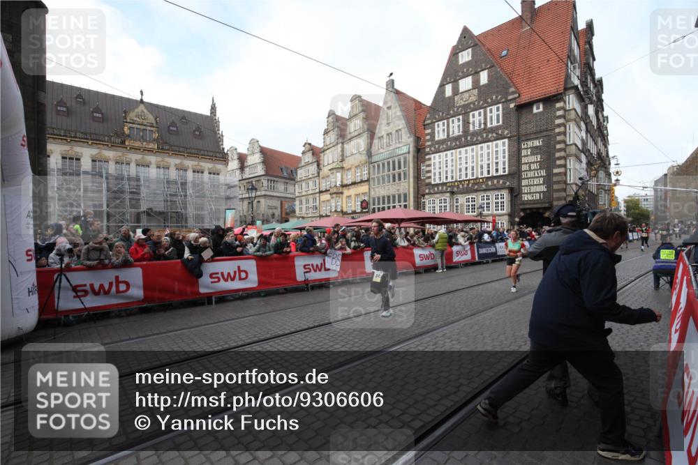 05.10.2025 - 20. swb-Marathon Bremen Yannick Fuchs http://msf.ph/oto/9306606 05.10.2025 10:51:48 Ziel 9259, 9506, 10436, 10968, 11689, 11696 meine-sportfotos.de