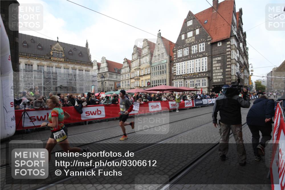 05.10.2025 - 20. swb-Marathon Bremen Yannick Fuchs http://msf.ph/oto/9306612 05.10.2025 10:51:50 Ziel 9004, 9259, 9506, 10436, 10968, 11361, 11689, 11696 meine-sportfotos.de