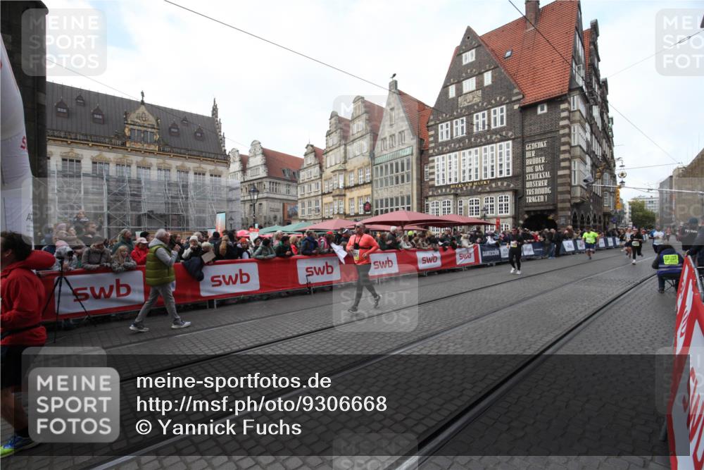 05.10.2025 - 20. swb-Marathon Bremen Yannick Fuchs http://msf.ph/oto/9306668 05.10.2025 10:52:25 Ziel 9584, 9987, 10507, 10719, 11128, 11665 meine-sportfotos.de