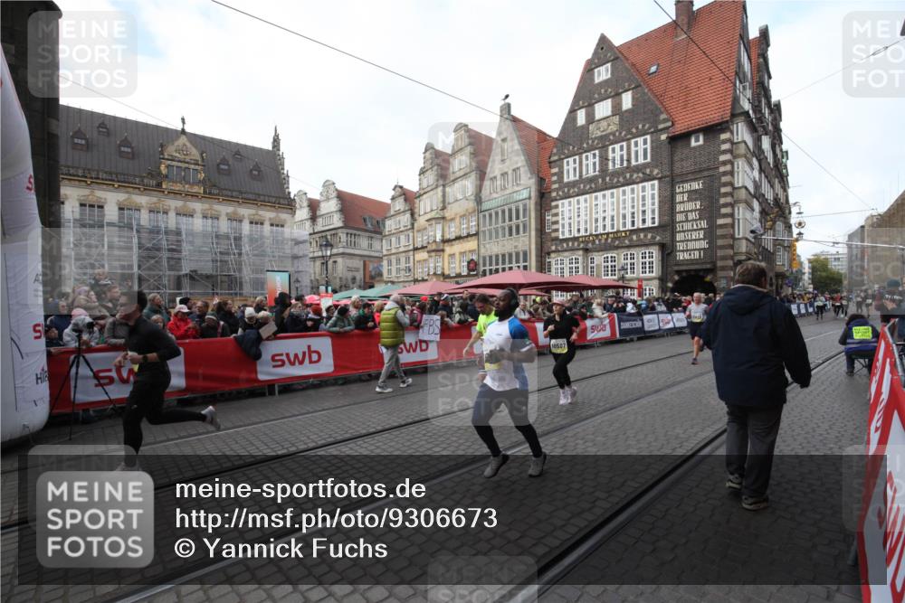05.10.2025 - 20. swb-Marathon Bremen Yannick Fuchs http://msf.ph/oto/9306673 05.10.2025 10:52:28 Ziel 9172, 9584, 10241, 10507, 10719, 11528, 11665 meine-sportfotos.de