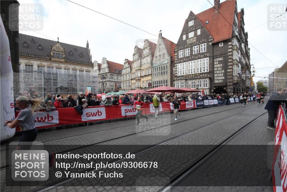 05.10.2025 - 20. swb-Marathon Bremen Yannick Fuchs http://msf.ph/oto/9306678 05.10.2025 10:52:32 Ziel 9172, 10241, 10327, 10608, 11387, 11528 meine-sportfotos.de