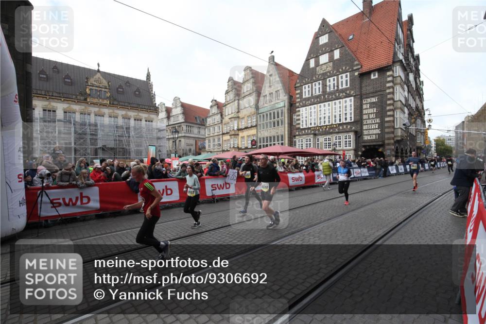 05.10.2025 - 20. swb-Marathon Bremen Yannick Fuchs http://msf.ph/oto/9306692 05.10.2025 10:52:38 Ziel 8888, 9439, 9903, 10388, 10548, 11283, 11387, 11413 meine-sportfotos.de