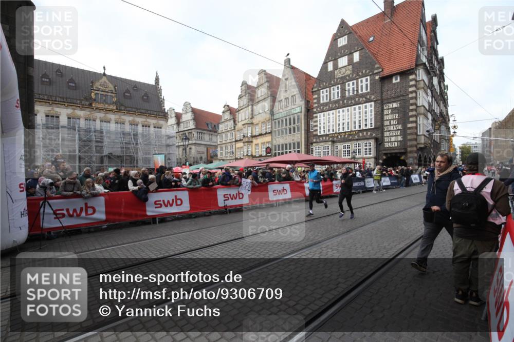 05.10.2025 - 20. swb-Marathon Bremen Yannick Fuchs http://msf.ph/oto/9306709 05.10.2025 10:52:49 Ziel 9214, 9581, 10833, 11012, 11382, 11417, 11587 meine-sportfotos.de