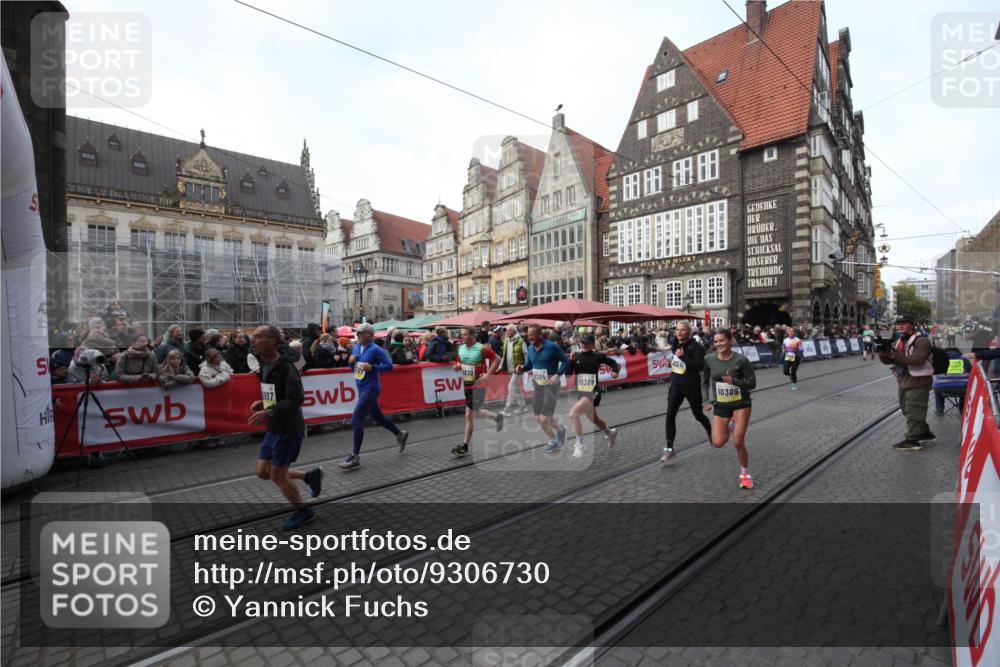 05.10.2025 - 20. swb-Marathon Bremen Yannick Fuchs http://msf.ph/oto/9306730 05.10.2025 10:52:55 Ziel 9214, 9284, 9501, 9830, 9985, 10308, 10309, 10514, 10997 meine-sportfotos.de