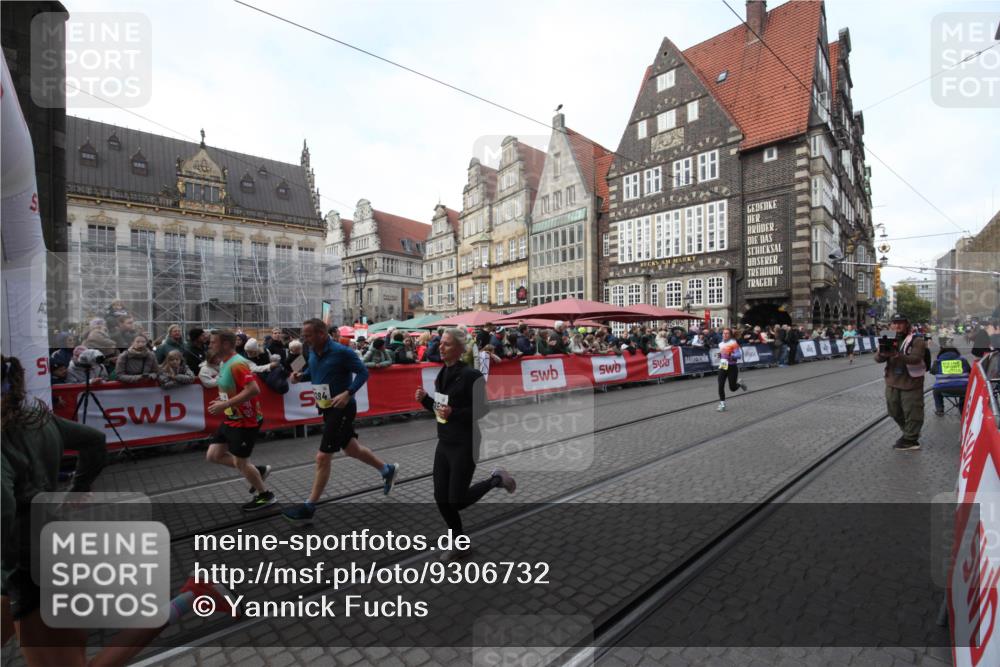 05.10.2025 - 20. swb-Marathon Bremen Yannick Fuchs http://msf.ph/oto/9306732 05.10.2025 10:52:56 Ziel 9284, 9501, 9830, 9985, 10308, 10309, 10514, 10997 meine-sportfotos.de