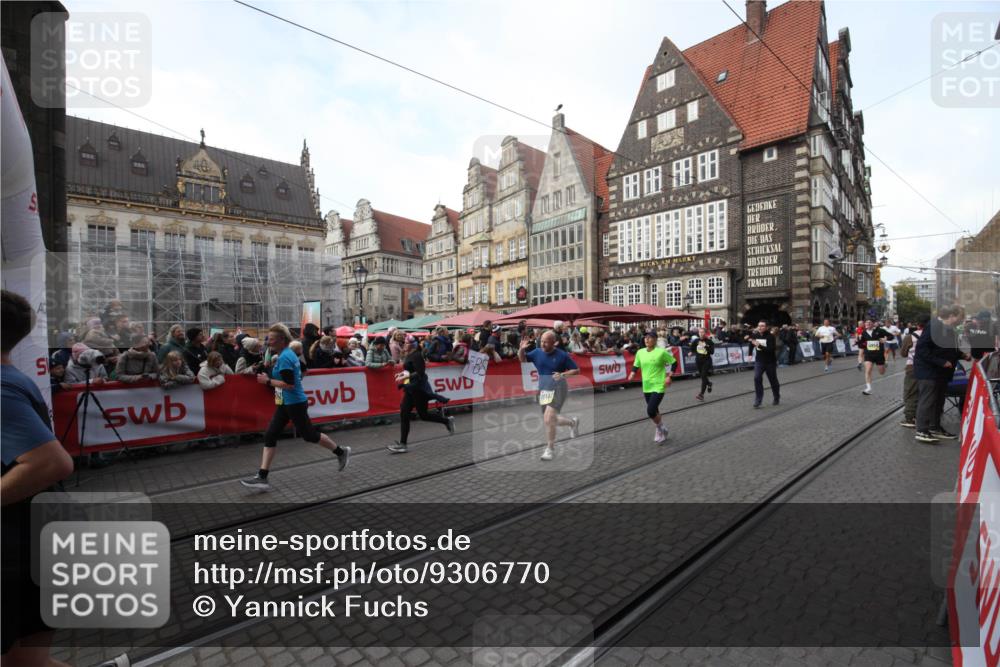 05.10.2025 - 20. swb-Marathon Bremen Yannick Fuchs http://msf.ph/oto/9306770 05.10.2025 10:53:17 Ziel 9449, 9834, 9956, 10242, 10349, 10460, 10466, 10806, 10958, 11377, 11510, 11512 meine-sportfotos.de