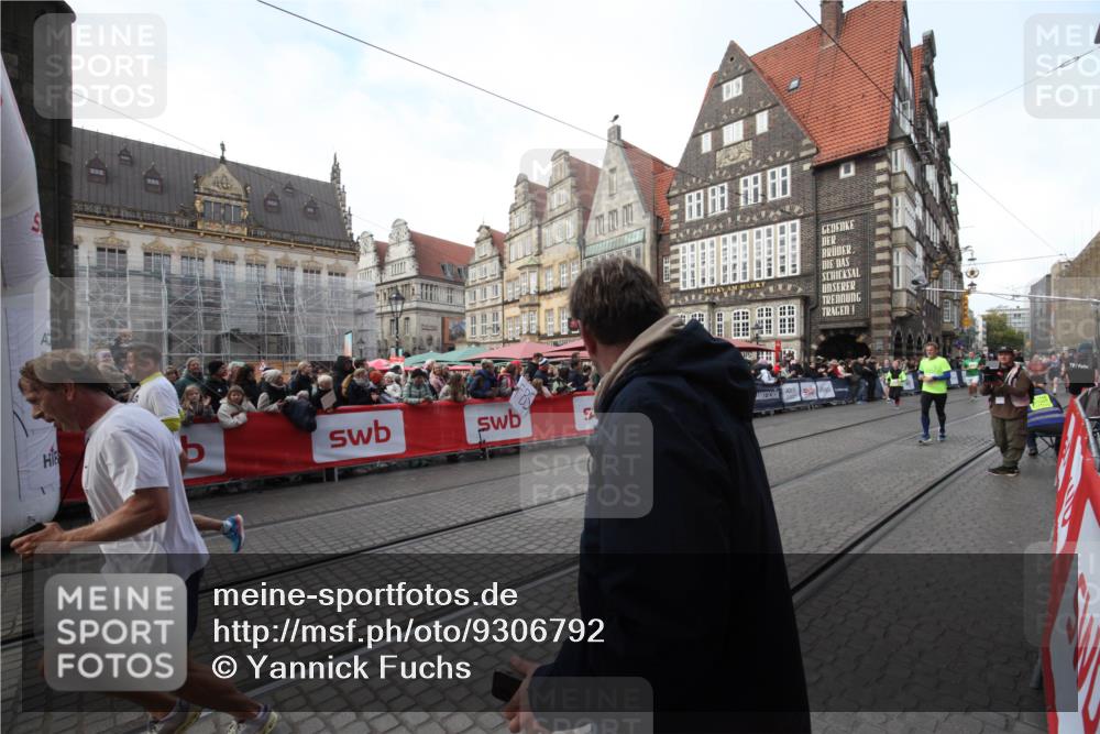 05.10.2025 - 20. swb-Marathon Bremen Yannick Fuchs http://msf.ph/oto/9306792 05.10.2025 10:53:23 Ziel 7251, 9263, 9539, 9956, 10317, 10806, 10993, 11174, 11175, 11510 meine-sportfotos.de