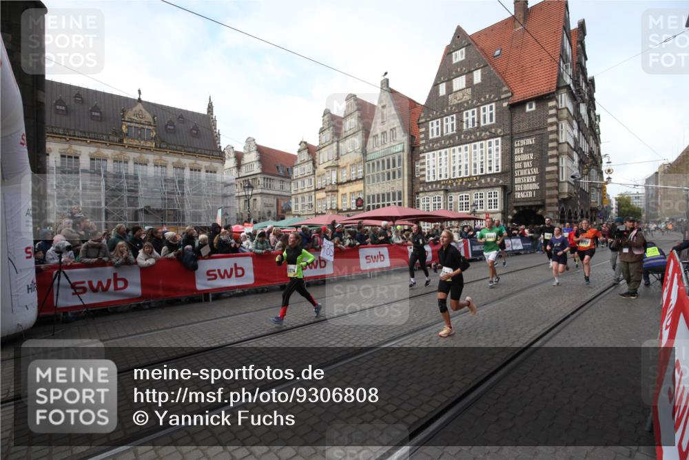 05.10.2025 - 20. swb-Marathon Bremen Yannick Fuchs http://msf.ph/oto/9306808 05.10.2025 10:53:28 Ziel 7193, 7251, 9263, 9717, 9868, 9957, 10057, 10302, 10335, 10655, 11174, 11616, 11716 meine-sportfotos.de