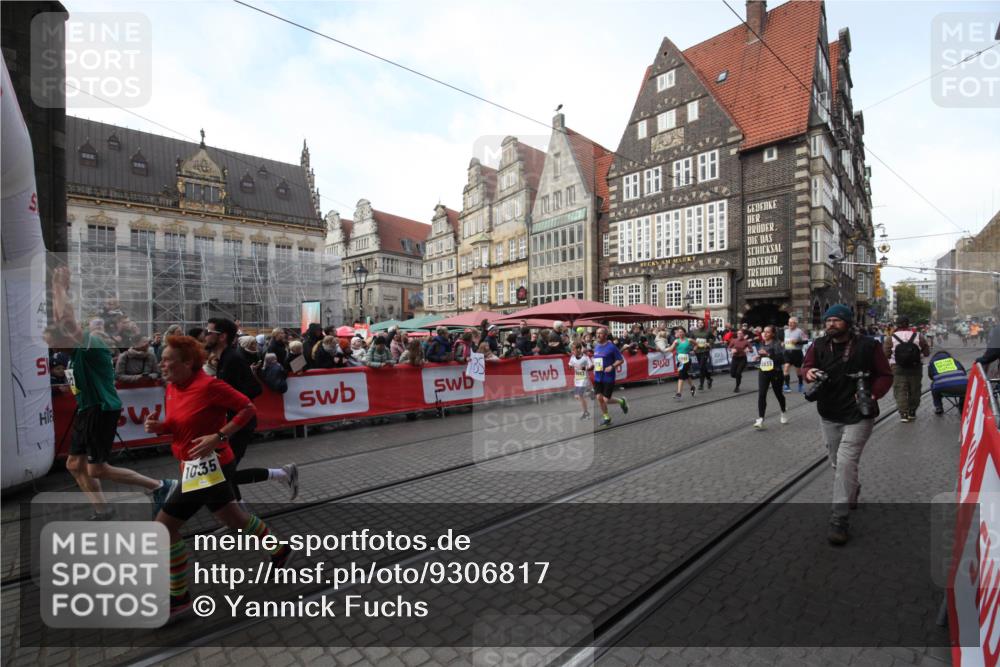 05.10.2025 - 20. swb-Marathon Bremen Yannick Fuchs http://msf.ph/oto/9306817 05.10.2025 10:53:32 Ziel 9957, 10302, 10335, 10369, 10468, 10655, 10934, 11545, 11616, 11716 meine-sportfotos.de