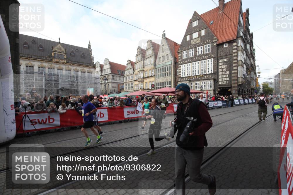 05.10.2025 - 20. swb-Marathon Bremen Yannick Fuchs http://msf.ph/oto/9306822 05.10.2025 10:53:33 Ziel 9957, 10369, 10468, 10655, 10934, 11545, 11716 meine-sportfotos.de