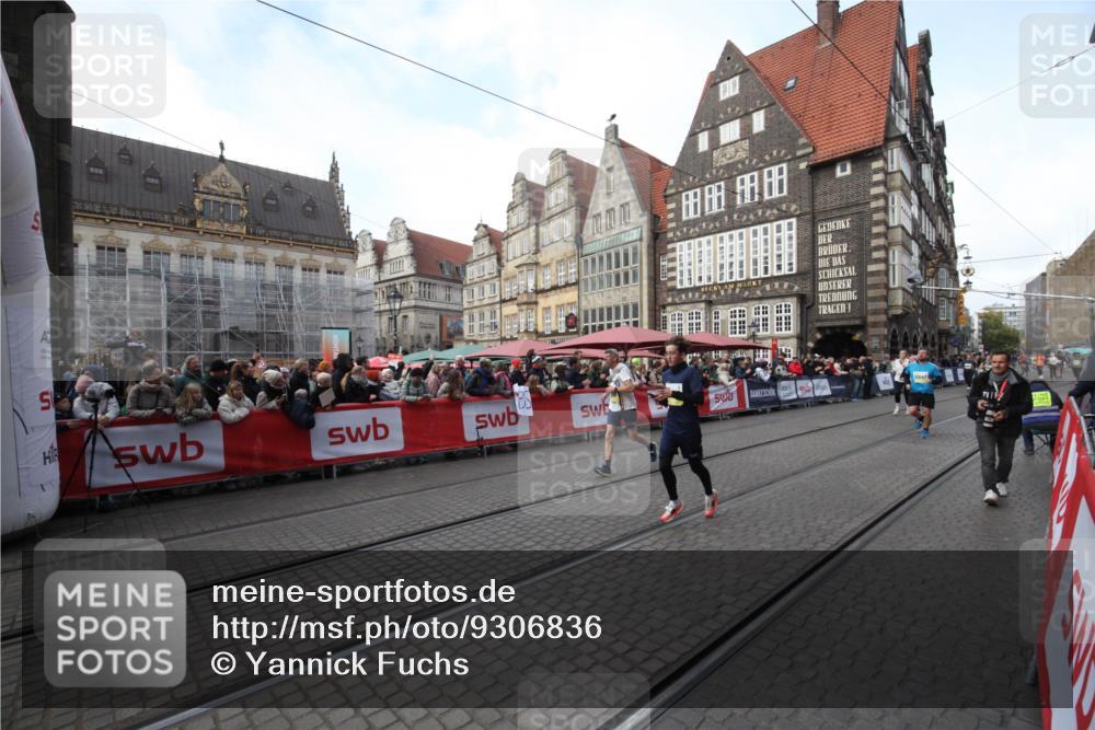 05.10.2025 - 20. swb-Marathon Bremen Yannick Fuchs http://msf.ph/oto/9306836 05.10.2025 10:53:42 Ziel 10310, 10642, 10925, 11046, 11246 meine-sportfotos.de