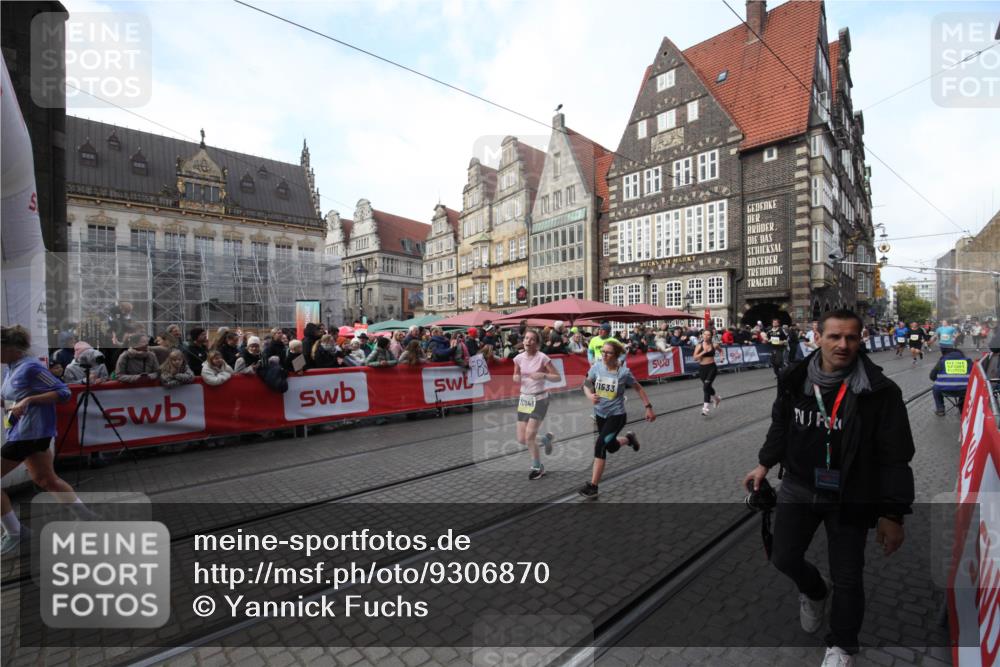 05.10.2025 - 20. swb-Marathon Bremen Yannick Fuchs http://msf.ph/oto/9306870 05.10.2025 10:53:59 Ziel 9456, 9548, 9701, 10046, 10163, 10484, 10616, 10785, 11152, 11533 meine-sportfotos.de