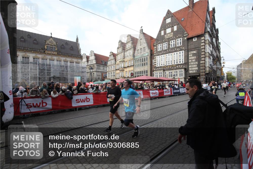 05.10.2025 - 20. swb-Marathon Bremen Yannick Fuchs http://msf.ph/oto/9306885 05.10.2025 10:54:05 Ziel 9313, 9520, 9807, 9835, 10075, 10163, 11152, 11303, 11339, 11432, 11593 meine-sportfotos.de