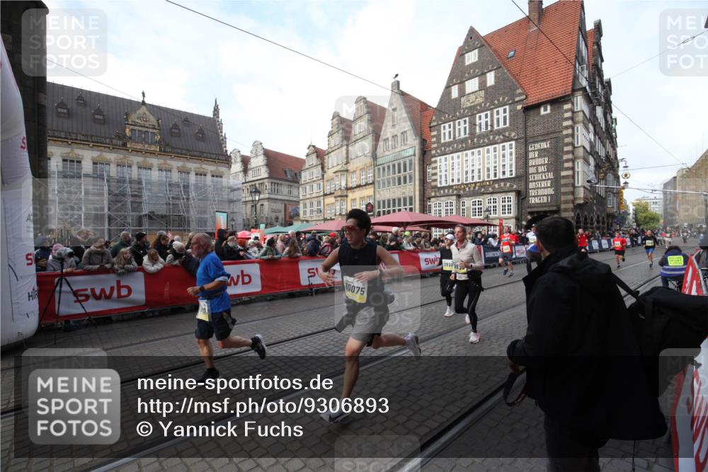 05.10.2025 - 20. swb-Marathon Bremen Yannick Fuchs http://msf.ph/oto/9306893 05.10.2025 10:54:07 Ziel 9520, 9807, 9835, 10019, 10075, 10631, 10662, 11303, 11339, 11432, 11593 meine-sportfotos.de