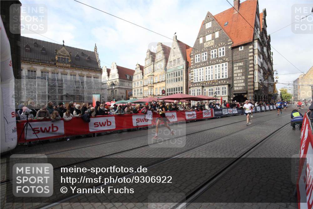 05.10.2025 - 20. swb-Marathon Bremen Yannick Fuchs http://msf.ph/oto/9306922 05.10.2025 10:54:23 Ziel 10402, 10915, 11040 meine-sportfotos.de