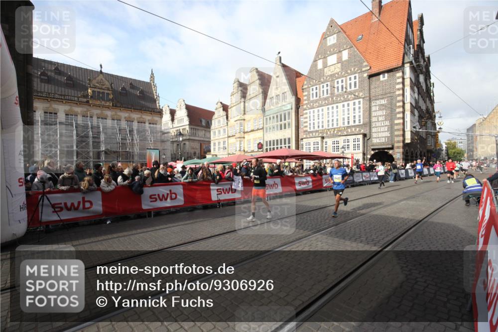 05.10.2025 - 20. swb-Marathon Bremen Yannick Fuchs http://msf.ph/oto/9306926 05.10.2025 10:54:28 Ziel 9392, 9407, 9633, 10097, 10810, 11040, 11271 meine-sportfotos.de