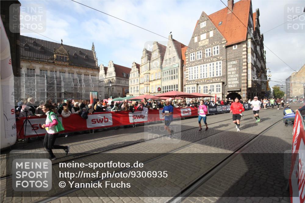 05.10.2025 - 20. swb-Marathon Bremen Yannick Fuchs http://msf.ph/oto/9306935 05.10.2025 10:54:32 Ziel 9392, 9633, 10032, 10097, 10810, 11271 meine-sportfotos.de