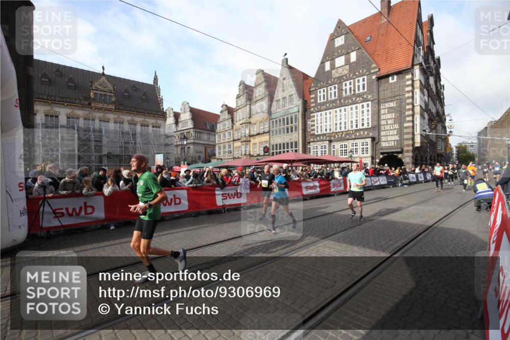05.10.2025 - 20. swb-Marathon Bremen Yannick Fuchs http://msf.ph/oto/9306969 05.10.2025 10:54:49 Ziel 8326, 9282, 9295, 9591, 9754, 9776, 10007, 11276 meine-sportfotos.de