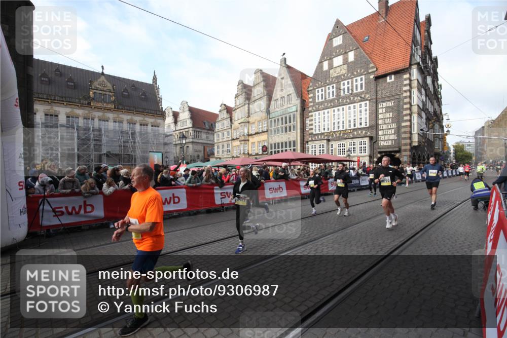 05.10.2025 - 20. swb-Marathon Bremen Yannick Fuchs http://msf.ph/oto/9306987 05.10.2025 10:54:55 Ziel 9436, 9560, 10024, 10232, 10233, 10487, 10609, 10770, 11163, 11276, 11373 meine-sportfotos.de
