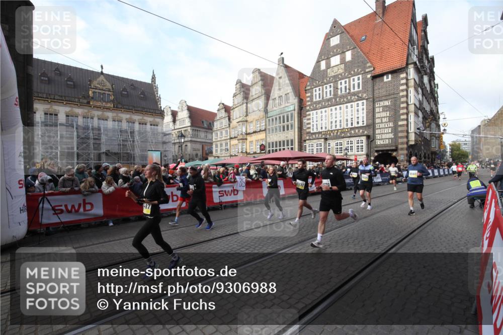 05.10.2025 - 20. swb-Marathon Bremen Yannick Fuchs http://msf.ph/oto/9306988 05.10.2025 10:54:55 Ziel 9436, 9560, 10024, 10232, 10233, 10487, 10609, 10770, 11163, 11276, 11373 meine-sportfotos.de