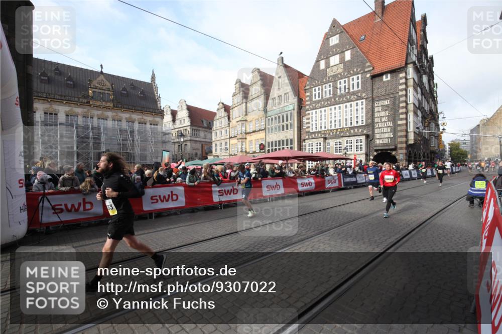 05.10.2025 - 20. swb-Marathon Bremen Yannick Fuchs http://msf.ph/oto/9307022 05.10.2025 10:55:11 Ziel 10014, 10034, 10180, 10307, 10920, 11317, 11363 meine-sportfotos.de