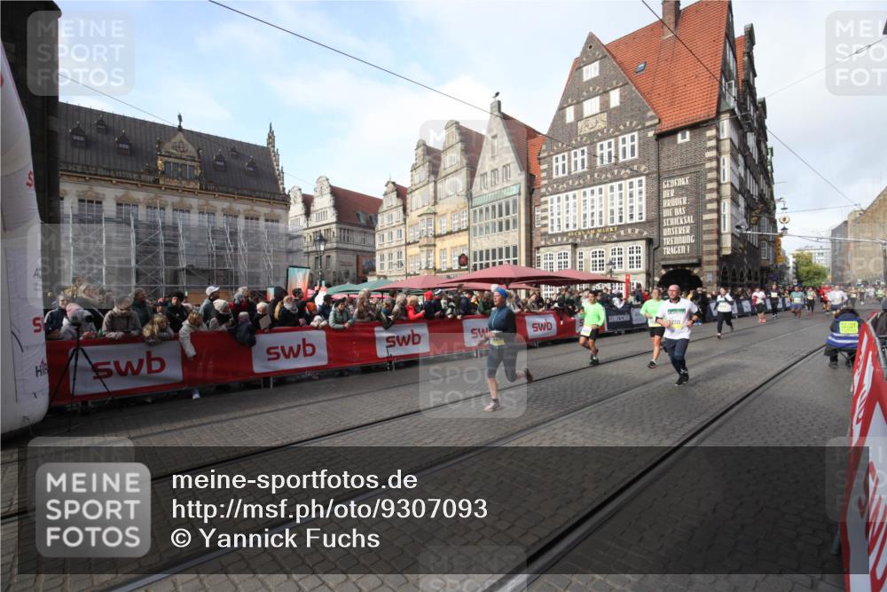 05.10.2025 - 20. swb-Marathon Bremen Yannick Fuchs http://msf.ph/oto/9307093 05.10.2025 10:55:35 Ziel 9856, 10111, 10262, 10745, 11025, 11197 meine-sportfotos.de