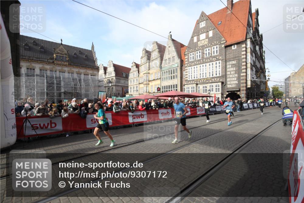 05.10.2025 - 20. swb-Marathon Bremen Yannick Fuchs http://msf.ph/oto/9307172 05.10.2025 10:55:59 Ziel 7147, 9871, 10610, 10654, 10921, 11439 meine-sportfotos.de