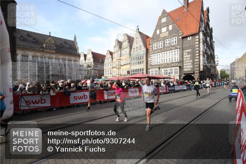 05.10.2025 - 20. swb-Marathon Bremen Yannick Fuchs http://msf.ph/oto/9307244 05.10.2025 10:56:21 Ziel 9258, 10196, 10992, 11364, 11554, 11741 meine-sportfotos.de