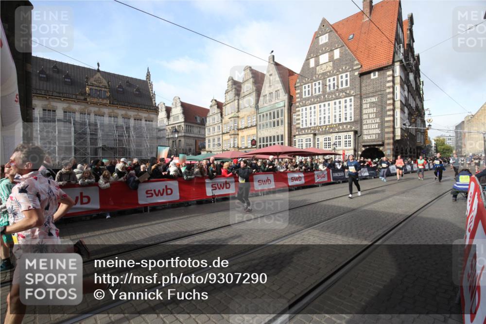 05.10.2025 - 20. swb-Marathon Bremen Yannick Fuchs http://msf.ph/oto/9307290 05.10.2025 10:56:37 Ziel 9547, 9886, 10008, 10042, 10648, 10971, 11100, 11253, 11260, 11571, 11691 meine-sportfotos.de