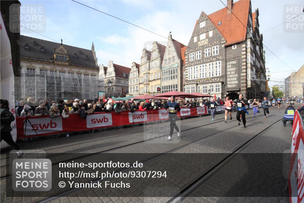 05.10.2025 - 20. swb-Marathon Bremen Yannick Fuchs http://msf.ph/oto/9307294 05.10.2025 10:56:39 Ziel 9547, 9886, 10008, 10042, 10971, 11100, 11260, 11691 meine-sportfotos.de